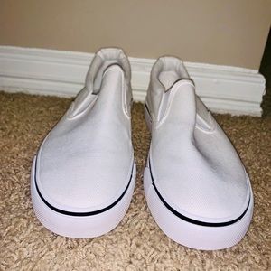 Adorable white slip on sneakers!!